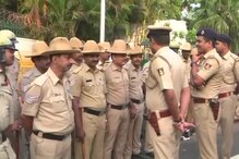 ইয়েদুরাপ্পার শপথের বিরোধীতা করে বিক্ষোভ কংগ্রেস-জেডিএসের, রাজভবন চত্বরে কঠোর নিরাপত্তা ইয়েদুরাপ্পার শপথের বিরোধীতা করে বিক্ষোভ কংগ্রেস-জেডিএসের, রাজভবন চত্বরে কঠোর নিরাপত্তা
