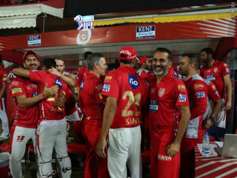 এই মাচ জিতে এখন লিগ টেবলে কেকেআরকে টপকে তিন নম্বরে উঠে এল কিংস ৷ অন্যদিকে আরও একটা ম্যাচ হেরে প্লে অফ থেকে ক্রমেই দূরে সরে যাচ্ছে রাহানের রাজস্থান ৷ Photo Courtesy: IPL/BCCI