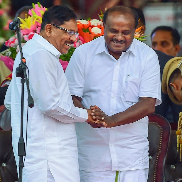 মু‍খ‍্যমন্ত্রী কুমারস্বামী আর উপমুখ্যমন্ত্রী  কংগ্রেসের জি পরমেশ্বরা (Photo: PTI)