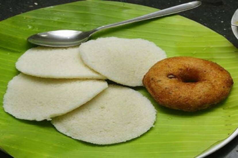 মুস্তাফার বাবা চুতুর্থ শ্রেণি পর্যন্ত লেখাপড়া করেছিলেন ৷ মা ফাতেমা স্কুলেই যাননি ৷ মুস্তাফারও লেখাপড়ায় মন তেমন ছিল না ৷ তিনি ৮ কিলোমিটার যাতায়াত করার থেকে বাবার কাজে সাহায্য় করাকেই শ্রেয় বলে মনে করতেন ৷ ছবি সংগৃহীত ৷  