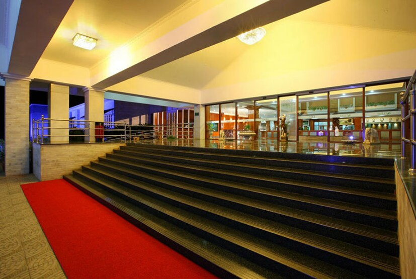 রিসোর্টের লবি (Image: Eagleton India)