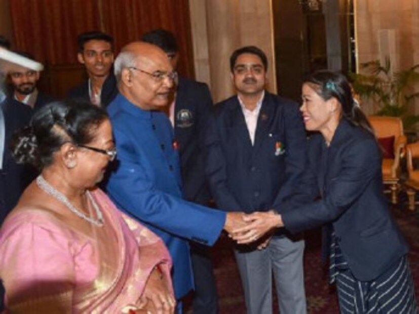 রামনাথ কোবিন্দ পদকজয়ী বক্সার মেরি কমকে তাঁর সাফল্যের জন্য অভিনন্দন জানান ৷ (Image: PTI)