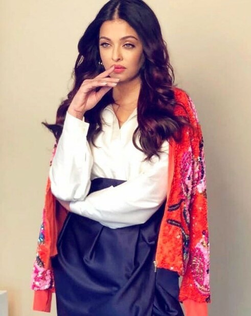 ল’রিয়েল প্যারিসের ব্র্যান্ডের ব্র্যান্ড অ্যাম্বাসেডর হিসেবে প্রতিবছর এই অনুষ্ঠানে অংশ নেন ঐশ্বর্য।। (Photo: Instagram)