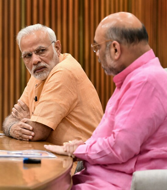 কর্ণাটকে নিজেদের ক্ষমতা কায়েম করতে কোনও চেষ্টার ত্রুটি রাখেনি মোদি-শাহ জুটি ৷ (Photo: PTI)