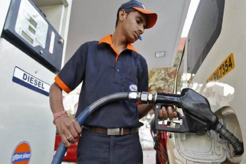 HPCL-র ওয়েবসাইটের তথ্য অনুযায়ী, ৪ জুনের পর থেকে দিল্লি, মুম্বই, কলকাতা এবং চেন্নাইয়ে পেট্রোল ডিজেলের দাম উর্দ্ধগামী ৷ 