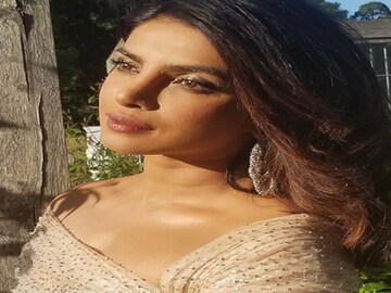 In Pics: 'ইয়ার কি শাদি' বলে কথা ! মেগানের বিয়েতে দারুণ মুডে ছিলেন প্রিয়াঙ্কা চোপড়া