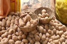 আলুর দামে মাথায় হাত আম বাঙালির আলুর দামে মাথায় হাত আম বাঙালির
