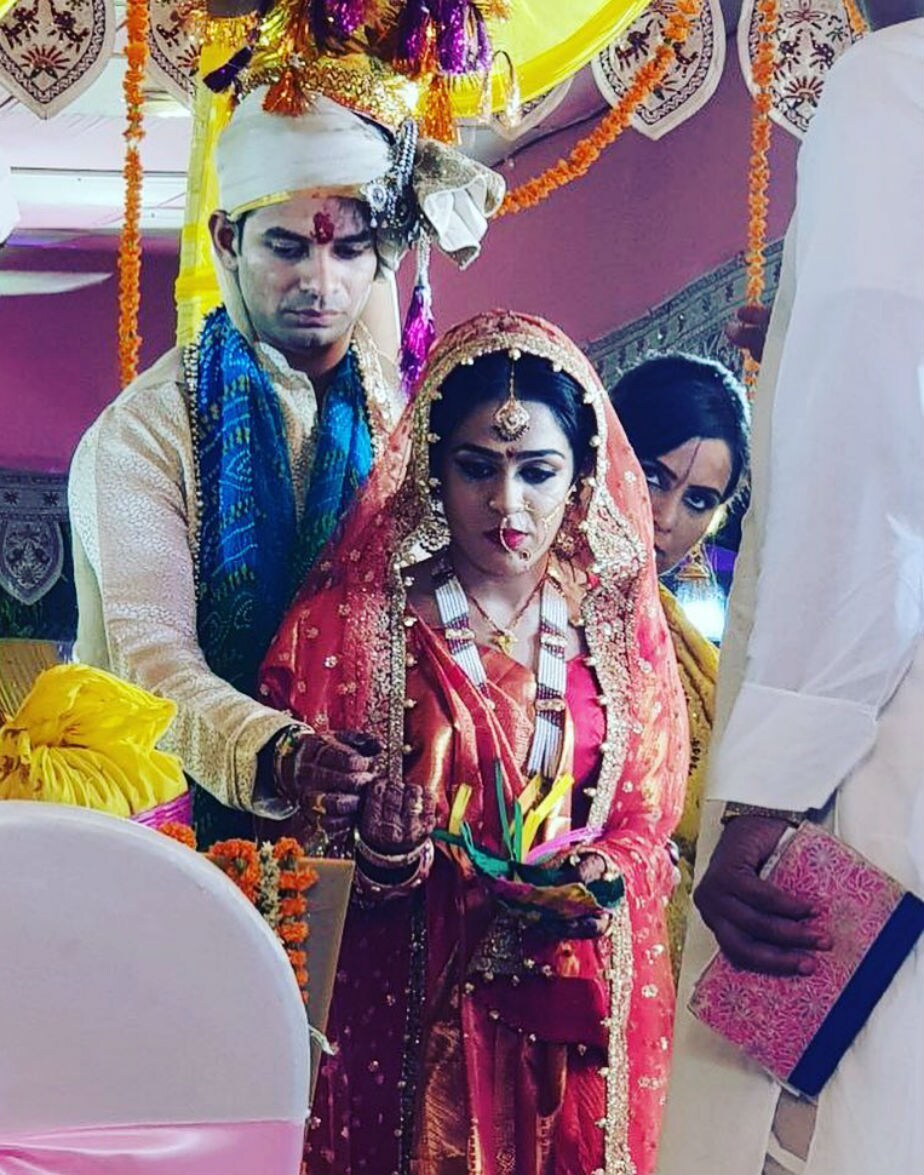 তেজপ্রতাপ আর ঐশ্বর্যের বিয়ের নানা মুহূর্তের ছবিতে ইতিমধ্যেই ভাইরাল সোশ্যাল মিডিয়াতে। (Photo; Instagram) তেজপ্রতাপ আর ঐশ্বর্যের বিয়ের নানা মুহূর্তের ছবিতে ইতিমধ্যেই ভাইরাল সোশ্যাল মিডিয়াতে। (Photo; Instagram)