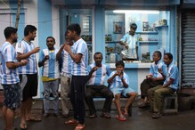 কলকাতার চা বিক্রেতা –র আর্জেন্টিনা প্রেম, নীল-সাদায় রাঙিয়ে নিলেন বাড়ি কলকাতার চা বিক্রেতা –র আর্জেন্টিনা প্রেম, নীল-সাদায় রাঙিয়ে নিলেন বাড়ি