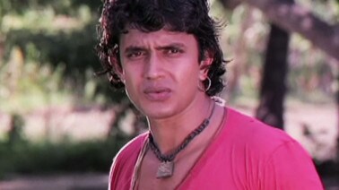 শোনা যায় বলিউডে এন্ট্রি নেওয়ার আগে নকশাল দলের সঙ্গে যুক্ত ছিলেন ৷ এমনকী তিনি মার্শাল আর্টসে প্রশিক্ষণও নিয়েছিলেন ৷ তাতে তিনি ব্ল্যাকবেল্ট ও পেয়েছিলেন ৷ তবে রিপোর্ট অনুযায়ী খবর, অভিনেতার দাদার আকস্মিক মৃত্যুর পর তিনি নকশাল দল ত্যাগ করেন ৷ ছবি: ইনস্টাগ্রাম ৷ শোনা যায় বলিউডে এন্ট্রি নেওয়ার আগে নকশাল দলের সঙ্গে যুক্ত ছিলেন ৷ এমনকী তিনি মার্শাল আর্টসে প্রশিক্ষণও নিয়েছিলেন ৷ তাতে তিনি ব্ল্যাকবেল্ট ও পেয়েছিলেন ৷ তবে রিপোর্ট অনুযায়ী খবর, অভিনেতার দাদার আকস্মিক মৃত্যুর পর তিনি নকশাল দল ত্যাগ করেন ৷ ছবি: ইনস্টাগ্রাম ৷