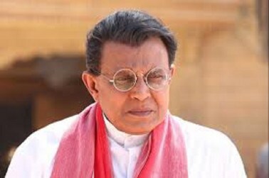১৯৮৯ সালে একসঙ্গে ১৯টি ছবিতে অভিনয় করেছিলেন তিনি ৷ যা কিনা ফিল্মি দুনিয়ায় একটি রেকর্ড ৷ ছবি: ইনস্টাগ্রাম ৷ ১৯৮৯ সালে একসঙ্গে ১৯টি ছবিতে অভিনয় করেছিলেন তিনি ৷ যা কিনা ফিল্মি দুনিয়ায় একটি রেকর্ড ৷ ছবি: ইনস্টাগ্রাম ৷