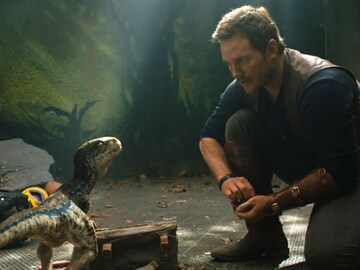 বক্স অফিসে জুরাসিক ওয়ার্ল্ড, দ্য ফলেন কিংডম, দেখুন ছবি