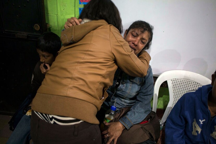 গুয়েতমালার বিপর্যয় মোকাবিলা সংস্থা জানিয়েছে, ঠিক দক্ষিণে যারা ছিলেন, লাভার স্রোতে তাঁদের মৃত্যু হয়েছে। (Image: AP)