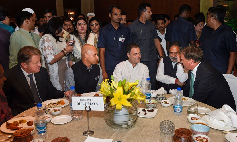 ইফতারে ছিলেন রাশিয়ার রাষ্ট্রদূতও ৷  (Photo: PTI)