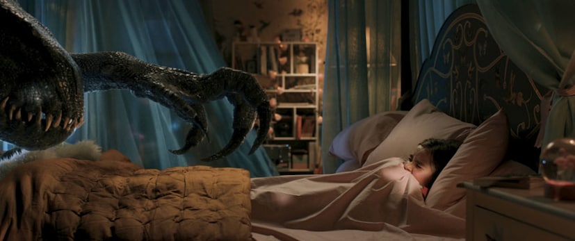 জুরাসিক ওয়ার্ল্ডের প্রথম ছবিটির কাহিনী যেখানে শেষ হয়েছিল, ঠিক সেখান থেকেই শুরু হয়েছে এর দ্বিতীয় সিক্যুয়েল দ্য ফলেন কিংডমের কাহিনী। (Image: Universal Pictures via AP)