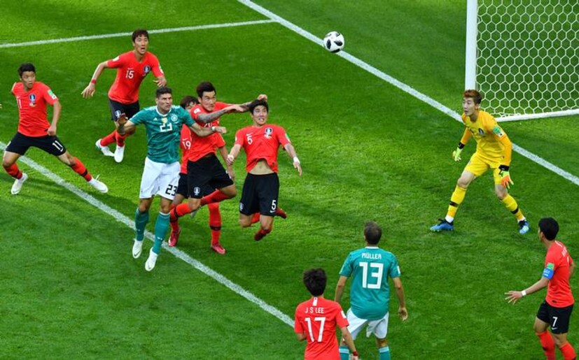 পরপর দু’ম্যাচ হারা কোরিয়ার বিরুদ্ধেও হার হজম করল বিশ্বচ্যাম্পিয়নরা ৷ (Photo: Reuters)