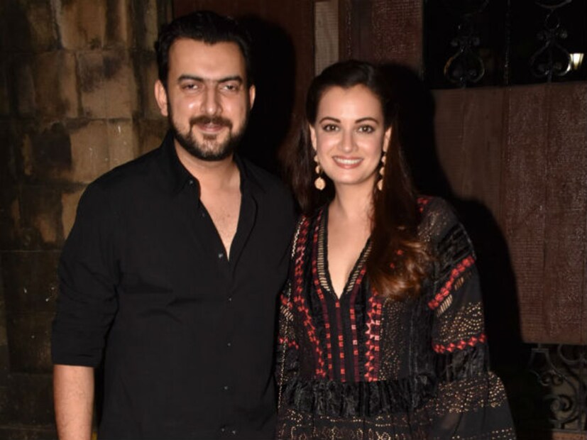 নেহা ধুপিয়া ও অঙ্গদ বেদীর পার্টিতে দিয়া মির্জা ও সাহিল সংঘ (Image: Viral Bhayani)