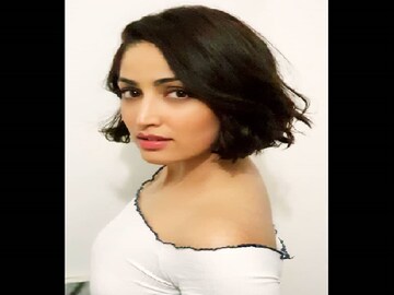 ইন্টারনেটে ভাইরাল ইয়ামির নতুন লুক, দেখুন ছবিতে