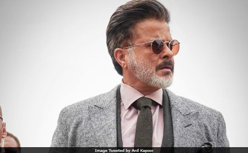 বহুদিন পর ফের রুপোলি পর্দায় ববি দেওল ৷ নিজের লুককে একেবারে বদলে দিয়ে ববি এলেন নতুন অবতারে ৷ রেস থ্রি ছবির প্রাপ্তির তালিকায় ববি দেওল কিন্তু অবশ্যই রয়েছেন ৷ (Film Stills)