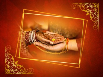 বলিউডের সেলিব্রিটিদের মধ্য়ে গাঁটছড়া বাঁধা কোনও নতুন ঘটনা নয় ৷ অনেকেই ঘর বেঁধেছেন ঘরেই ৷ এক নজরে দেখে নেওয়া যাক তাদের কাহিনি ৷ বলিউডের সেলিব্রিটিদের মধ্য়ে গাঁটছড়া বাঁধা কোনও নতুন ঘটনা নয় ৷ অনেকেই ঘর বেঁধেছেন ঘরেই ৷ এক নজরে দেখে নেওয়া যাক তাদের কাহিনি ৷