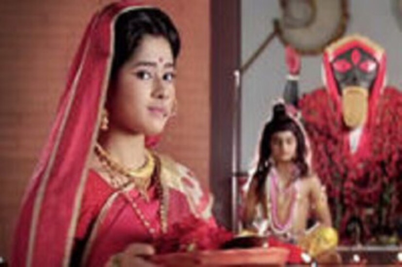 বাংলা টেলিভিশনে ঝড় তুলেছে করুণাময়ী রাণী রাসমণী ৷ লঞ্চের পর থেকেই জনপ্রিয়তার প্রথম সারিতে সবার মন জয় করেছে করুণাময়ী রাণী রাসমণী ৷ এই সপ্তাহে কলকাতায় টিভিআর এর ভিত্তিতে তৃতীয় টিভিআর ৭.৪ ৷ এই সপ্তাহে CS15+ মহিলাদের মধ্য়ে জনপ্রিয়তম ধারাবাহিক ৷ ছবি সৌজন্য়ে ফেসবুক ৷