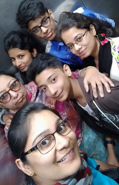 ভাটিয়াদের প্রতিবেশীরা সকলেই জানিয়েছেন ওই পরিবার ধার্মিক ছিল ৷ তবে কোনওরকম অস্বাভাবিকতা তাঁরা লক্ষ্য করেননি ৷  (Photo: News18)