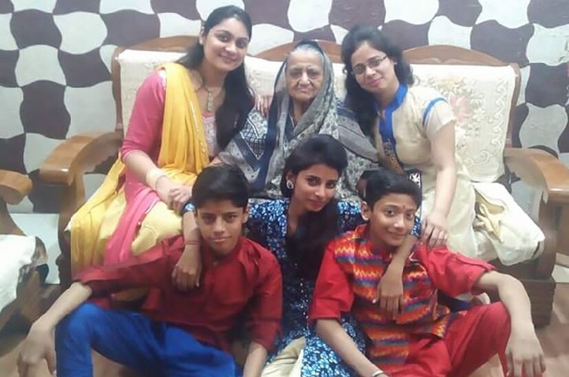 এই ঘটনায় খুনের মামলা রুজু করেছে দিল্লি পুলিশ । তবে ময়নাতদন্তের রিপোর্ট হাতে এলেই মৃত্যুর আসল কারণ বোঝা যাবে৷ (Photo: News18)