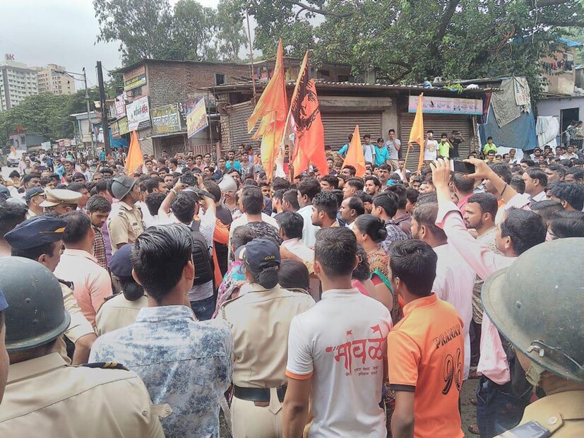 ১৬ শতাংশ সংরক্ষণের দাবিতে এবং ঔরঙ্গাবাদে এক মারাঠা যুবকের মত্যুর প্রতিবাদে মারাঠা ক্রান্তি মোর্চা বুধবার মুম্বই ও তার সংলগ্ন নভী মুম্বই, থানে, পালঘর, রায়গড় এলাকায় বনধ ডেকেছে৷ (Image: Digvijay/News18)