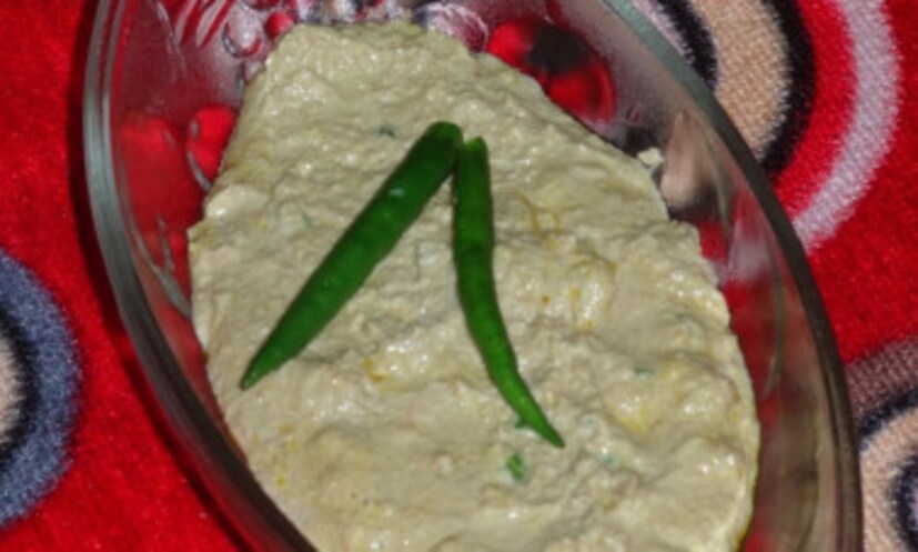পোস্তয় প্রচুর ফাইবার থাকায় কোষ্ঠকাঠিন্য দূর করে । গরম ভাতের সঙ্গে পোস্তবাটা খেলে কোষ্ঠকাঠিন্যে আরাম পাওয়া যায় ।