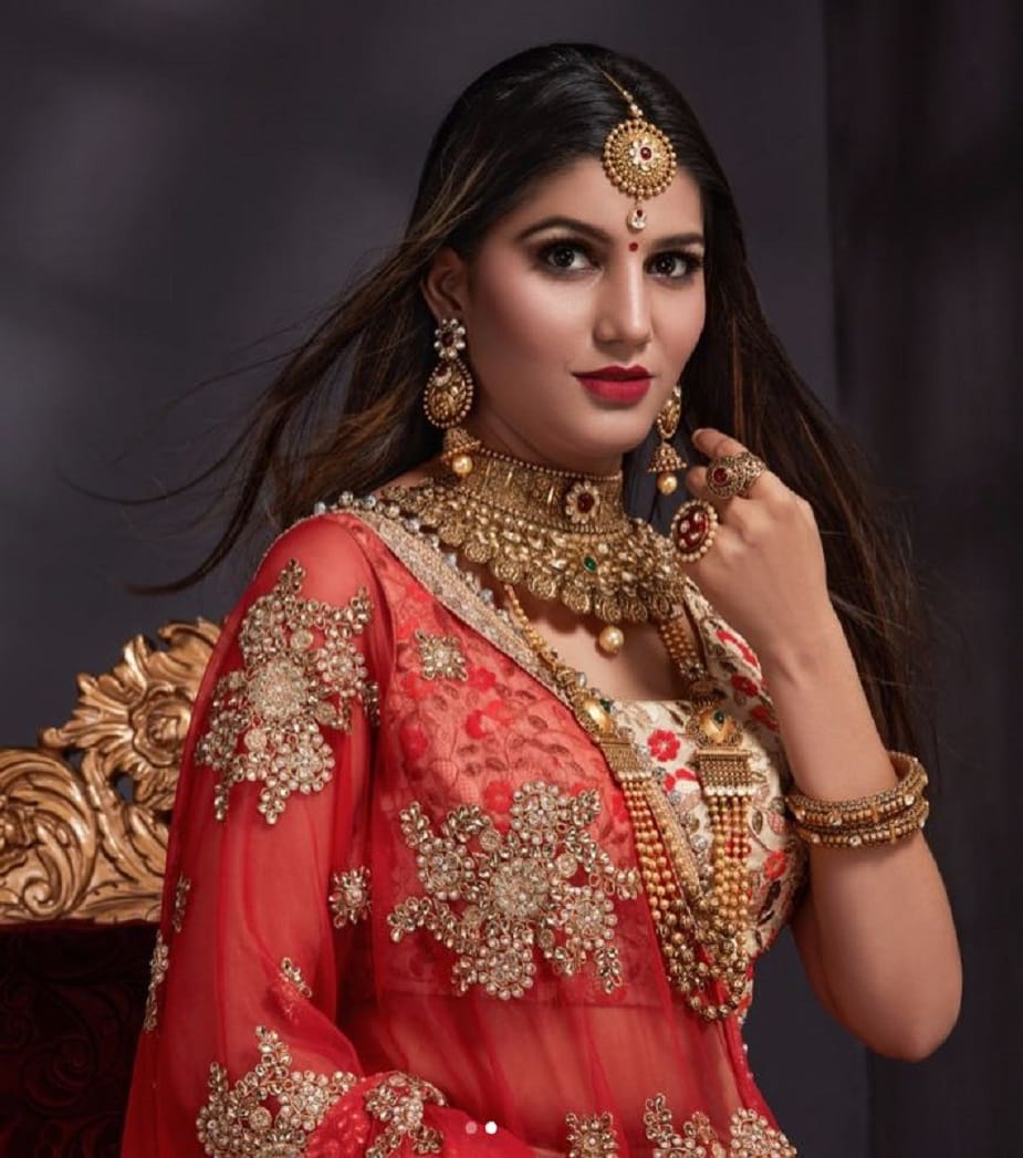এরই মাঝে মুম্বইয়ের এক পরিচিত মুখ হয়ে উঠেছেন স্বপ্না ৷ এখন তাঁকে ব্রাইডাল লুকে দেখতে পাওয়া যায় যাবে ৷ ছবি সংগৃহীত ৷ এরই মাঝে মুম্বইয়ের এক পরিচিত মুখ হয়ে উঠেছেন স্বপ্না ৷ এখন তাঁকে ব্রাইডাল লুকে দেখতে পাওয়া যায় যাবে ৷ ছবি সংগৃহীত ৷