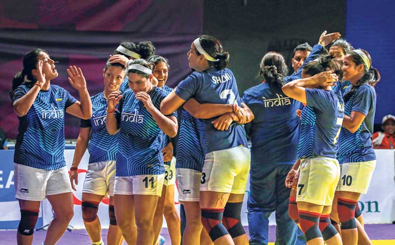 ইরানের কাছে হেরে দ্বিতীয় স্থান অধিকার করল ভারতীয় মহিলা কবাডি দল ৷ এ যাত্রায় রুপোতেই সন্তুষ্ট থাকতে হল পায়েল, সোনালিদের ৷ (Image: PTI) ইরানের কাছে হেরে দ্বিতীয় স্থান অধিকার করল ভারতীয় মহিলা কবাডি দল ৷ এ যাত্রায় রুপোতেই সন্তুষ্ট থাকতে হল পায়েল, সোনালিদের ৷ (Image: PTI)