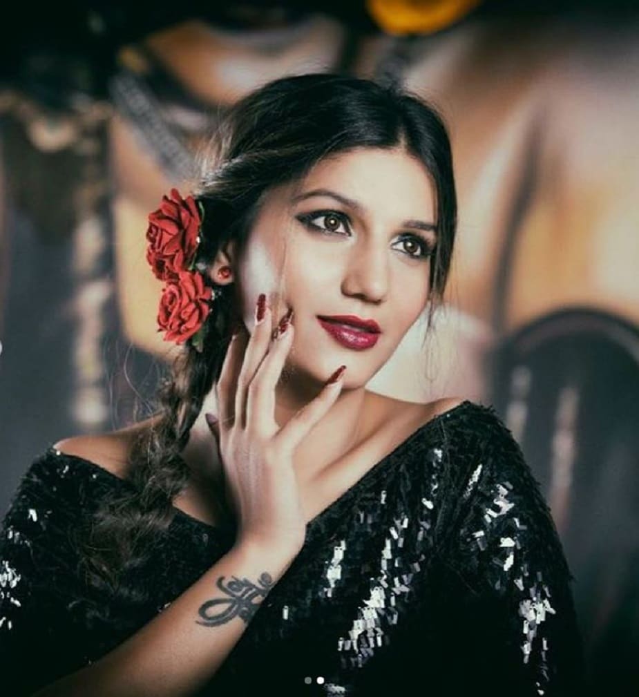 বিগবসের পরেই বলিউডে পা রেখেছেন তিনি ৷ সপ্নাকে অভয় দেওলের সঙ্গে জানুতে অভিনয় করতে দেখা গিয়েছে ৷ বেশ কিছু ছবিতে আইটেম সঙও গেয়েছেন ৷ ছবি সংগৃহীত ৷ বিগবসের পরেই বলিউডে পা রেখেছেন তিনি ৷ সপ্নাকে অভয় দেওলের সঙ্গে জানুতে অভিনয় করতে দেখা গিয়েছে ৷ বেশ কিছু ছবিতে আইটেম সঙও গেয়েছেন ৷ ছবি সংগৃহীত ৷