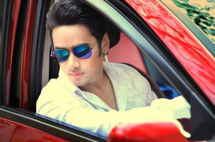 ‘‘রিপিট টেলিকাস্ট দেখানো হচ্ছে ৷ যেটা কিন্ত দর্শকরা ভাল ভাবে নিচ্ছেন না ৷ তাঁরা সোশ্যাল মিডিয়ায় সে কথা লিখে পাঠাচ্ছেন ৷’’ছবি: রেজওয়ান রাব্বানি শেখ ৷