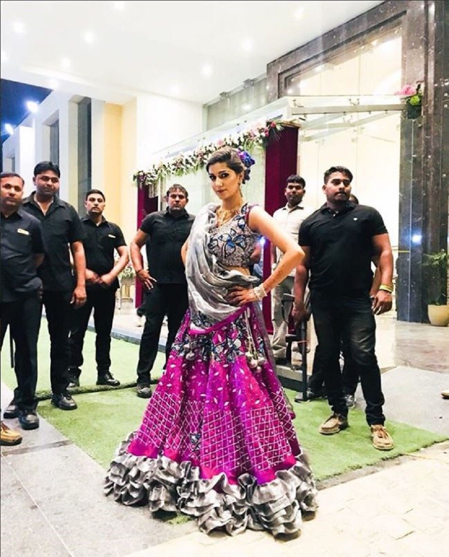 কিছুদিন আগে স্বপ্না চৌধুরীর একটি বিডিও ভাইরাল হয়েছিল যেখানে বেশ আবেগপ্রবণ দেখাচ্ছিল তাঁকে ৷ ছবি সংগৃহীত ৷ কিছুদিন আগে স্বপ্না চৌধুরীর একটি বিডিও ভাইরাল হয়েছিল যেখানে বেশ আবেগপ্রবণ দেখাচ্ছিল তাঁকে ৷ ছবি সংগৃহীত ৷