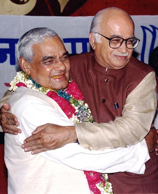 আডবানির সঙ্গে অটলবিহারী বাজপেয়ী ৷ (Image: Reuters)
