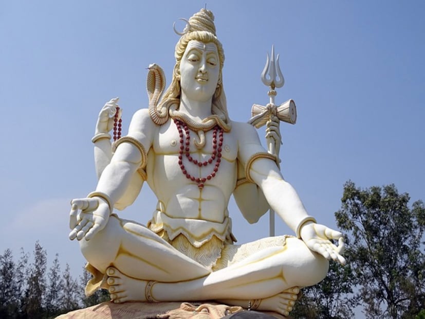 চলছে শ্রাবণ মাস ৷ পবিত্র শ্রাবণ মাসে ভক্তরা শিব ভক্তিতে মত্ত থাকেন ৷ শ্রাবণ মাস নিয়ে একাদিক কাহিনি বর্ণিত আছে ৷ সারা পৃথিবী জুড়ে রইল হদিশ শিব মন্দিরের ৷  (image credit: pixabay.com)