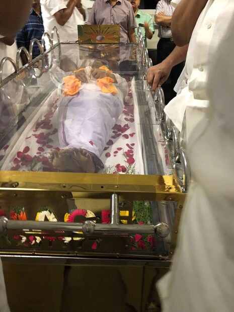 অসুস্থ হয়ে গত কয়েকদিন ধরে হাসপাতালে ভর্তি ছিলেন করুণানিধি।  সেখানেই মঙ্গলবার তাঁর মৃত্যু হয়। (Image: News18)
