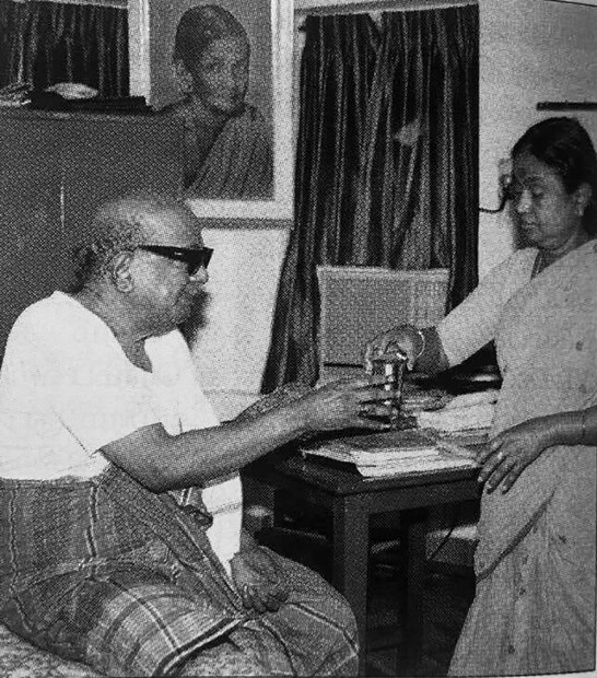 লড়াই শেষ৷ ডাক্তারদের শত চেষ্টাতেও শেষরক্ষা হল না৷ প্রয়াত ডিএমকে সুপ্রিমো ও তামিলনাড়ুর প্রাক্তন মুখ্যমন্ত্রী এম করুণানিধি৷ (Image: Special Arrangement)