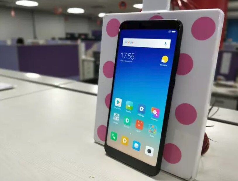 Redmi Note 5 Pro ফোনটির ভারতে দাম রাখা হয়েছে ১৪ হাজার ৯৯৯ টাকা৷ এটাই বেস প্রাইস৷ সবচেয়ে দামি মডেলটির দাম ১৬ হাজার ৯৯৯ টাকা৷ ৪জিবি ও ১৬জিবি RAM-এর দুটি মডেল রয়েছে৷ ছবি সৌজন্য: শিয়াওমি