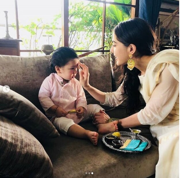 • বড় দিদি সারা আলি খান এসেছিলেন ভাই তৈমুরকে রাখি পরাতে ৷ ছবি: ইনস্টাগ্রামের সৌজন্যে ৷