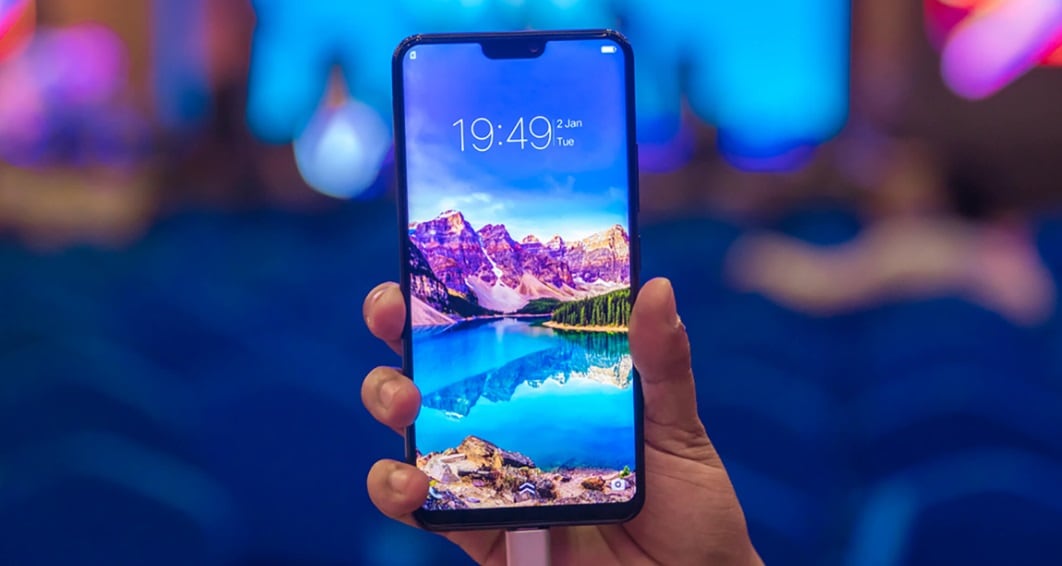 • Vivo-র এই ফোনে রয়েছে 2280 x 1080 পিক্সেল রেজলিউশনের ৬.৩ ইঞ্চি ফুল এইচডি AMOLED ডিসপ্লে ৷ ৯০% স্ক্রিন-টু-বডি রেশিও, 1.75mm স্লিম বেজেলস রয়েছে এই ফোনে ৷ • Vivo-র এই ফোনে রয়েছে 2280 x 1080 পিক্সেল রেজলিউশনের ৬.৩ ইঞ্চি ফুল এইচডি AMOLED ডিসপ্লে ৷ ৯০% স্ক্রিন-টু-বডি রেশিও, 1.75mm স্লিম বেজেলস রয়েছে এই ফোনে ৷