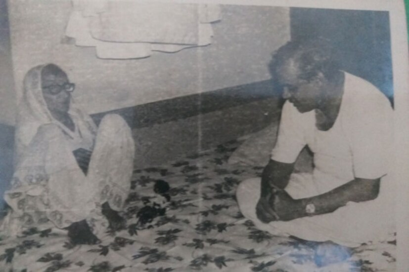 প্রয়াত প্রাক্তন প্রধানমন্ত্রী অটলবিহারী বাজপেয়ী। বয়স হয়েছিল ৯৩ বছর। ১১ জুন থেকে ভরতি ছিলেন দিল্লির এইমসে। বিহারের সঙ্গে ওনার প্রথম থেকেই গভীর সম্পর্ক ছিল ৷ এর মূল কারণ হচ্ছে ১৯৭৪ বিহার ও গুজরাত থেকে শুরু হওয়া ছাত্র আন্দোলন ৷ যা পরে গিয়ে এমারজেন্সির সময় কংগ্রেস বিরোধীদের প্রতীক হয়ে উঠেছিল ৷ 