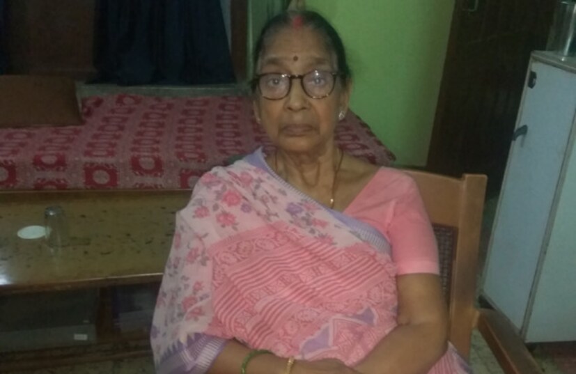 সেই সময় বিরোধী নেতারা আর্য ভবনে গা ডাকা দিয়ে থাকতেন ৷ মুন্দর সাহেবের স্ত্রী রাতে সকলের জন্য রান্না করতেন ৷