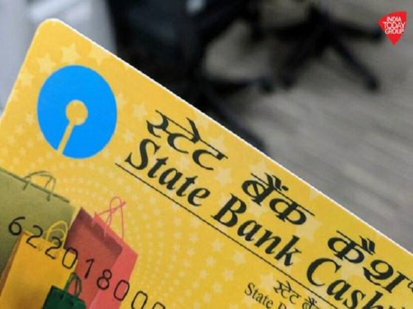 SBI এর তরফ থেকে জানানো হয়েছে, নতুন কার্ডের জন্য ব্যাঙ্কে গিয়ে যোগাযোগ করতে পারবেন কার্ডের গ্রাহকরা ৷ এছাড়াও অনলাইনের মাধ্যমেও আবেদন করা যাবে ৷  