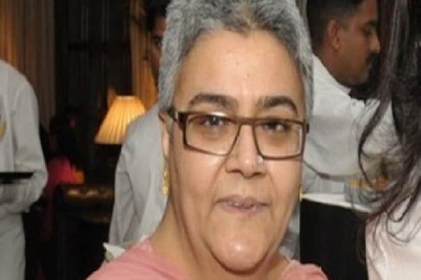 অটল বিহারী বাজপেয়ীর অবিবাহিত জীবনে বাৎসল্য রসের আগমন ঘটেছিল দত্তক কন্যা নমিতার হাত ধরে ৷ নমিতার পুরো নাম নমিতা ভট্টাচার্য ৷ কলেজের বান্ধবী রাজকুমারী কউলের কন্যা নমিতাকে আঁকড়ে ধরেই অবিবাহিত হয়েও পিতৃত্বের স্বাদ পেয়েছিলেন অটল বিহারী বাজপেয়ী ৷ রাজকুমারীর স্বামী ব্রিজ নারায়ণের মৃত্যুর পর নমিতাকে দত্তক নেন অটলজী ৷