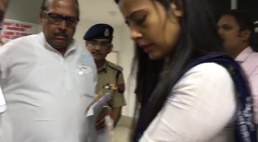 সুখেন্দুশেখর রায়ের অভিযোগ, দলের মহিলা সাংসদদের গায়ে হাত তুলেছে পুলিশ ৷