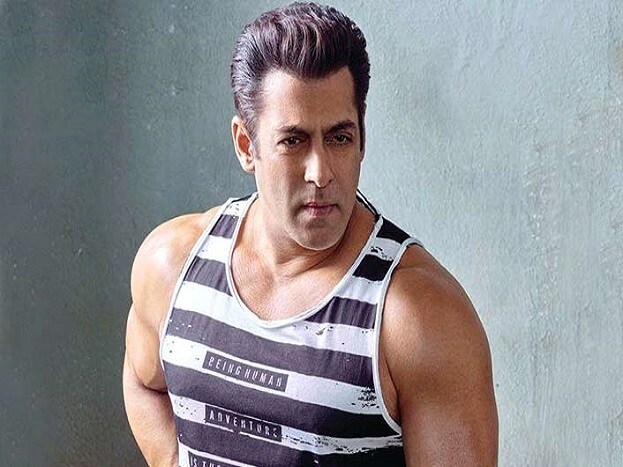 বয়স ৫২ ৷ তবে দেখলে কে বলবে ? এখনও তিনি সুলতান ৷ এখনও তিনি বলিউডের বিন্দাস খান ৷ তাই তো রেস থ্রি ছবিতে সলমনের স্টান্ট দেখে হতবাক সবাই ৷ কিন্তু জানেন কি? এই ফিটনেসের জন্য সলমনের প্রত্যেক দিনের খাবার খরচ আট হাজার টাকা ! Photo Collected বয়স ৫২ ৷ তবে দেখলে কে বলবে ? এখনও তিনি সুলতান ৷ এখনও তিনি বলিউডের বিন্দাস খান ৷ তাই তো রেস থ্রি ছবিতে সলমনের স্টান্ট দেখে হতবাক সবাই ৷ কিন্তু জানেন কি? এই ফিটনেসের জন্য সলমনের প্রত্যেক দিনের খাবার খরচ আট হাজার টাকা ! Photo Collected