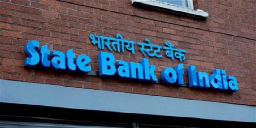  ২. যদি SBI-এর হলিডে সেভিংস অ্যাকাউন্ট ম্যাচিওর হওয়ার আগেই বন্ধ করা হয় ৷ তাহলে অ্যাকাউন্টের টাকা ক্রেডিট হবে সেই অ্যাকাউন্টে যেখান থেকে এই e-RD অ্যাকউন্টে শুরুতে টাকা রাখা হয়েছিল সেখানেই ৷ এই e-RD অ্যাকাউন্টে অতিরিক্ত সুদের হারও পাওয়া যেতে পারে যদি সেটা সিনিয়র সিটিজেনদের জন্য খোলা হয় ৷ অর্থাৎ গ্রাহকের বয়স ৬০ বছরের বেশি হলে তিনি এই অ্যাকাউন্টে অতিরিক্ত সুদ পাবেন ৷