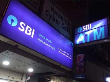 বেড়াতে যাওয়ার জন্য টাকা জমাবেন ভাবছেন ? SBI-এর হলিডে সেভিংস অ্যাকাউন্টে কী সুবিধা পাবেন দেখে নিন