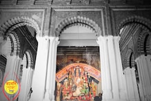 সন্ধি পুজোর ধোঁয়ায় ঢেকে যায় দেবীর মুখ, মা আসেন কৃষ্ণনগরের রাজবাড়িতে